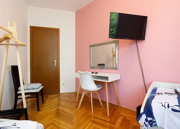 Z Apartman *