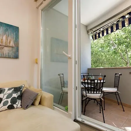 Apartment Z Split