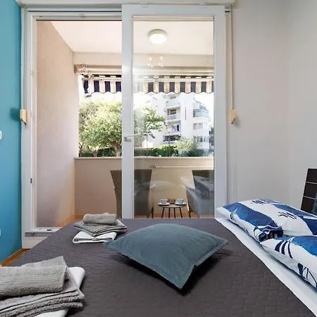 Z Apartment Split