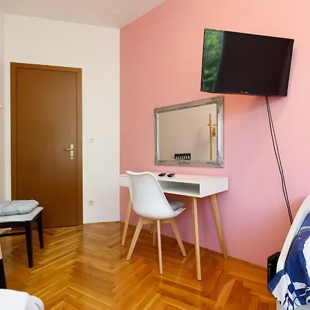 Z Apartment *
